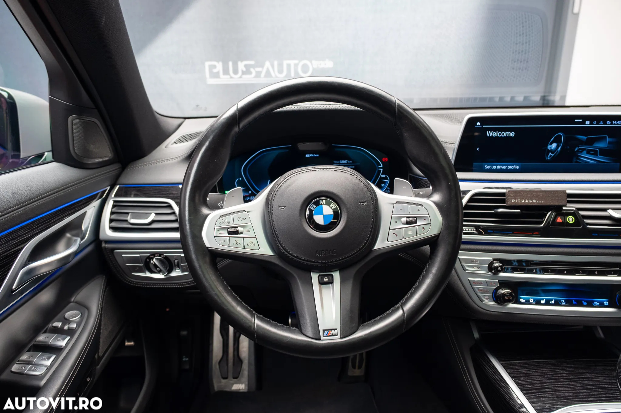 BMW Seria 7 745e - 37