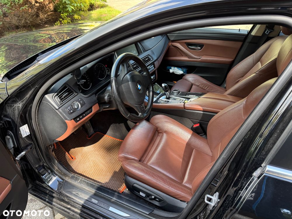 BMW Seria 5 525d - 9