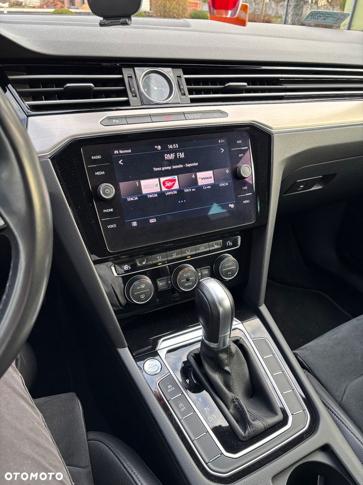 Volkswagen Passat 2.0 TDI SCR Comfortline DSG - 9