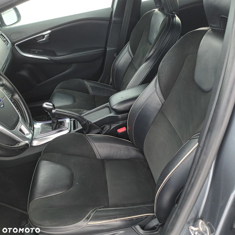 Volvo V40 D2 RDesign - 13