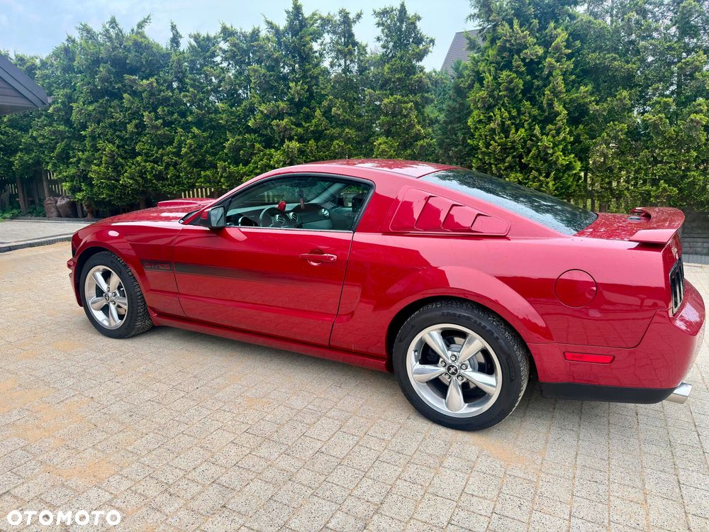 Ford Mustang - 2