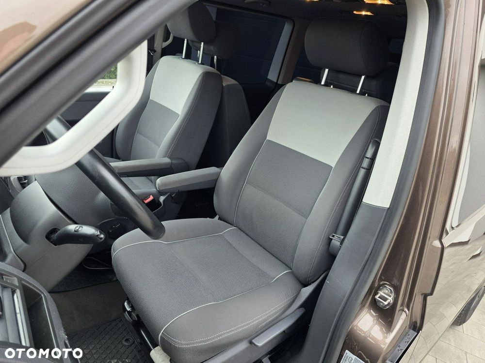 Volkswagen Multivan - 32