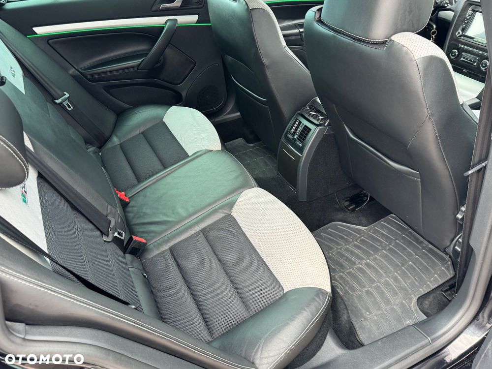 Skoda Octavia 2.0 TDI CR DPF RS - 9