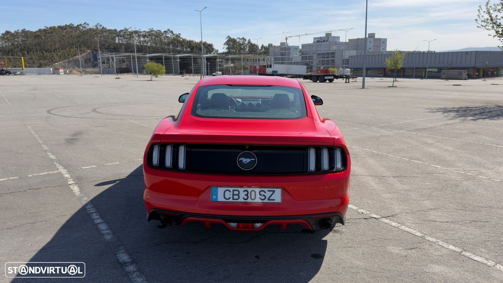 Ford Mustang 2.3 Eco Boost - 32