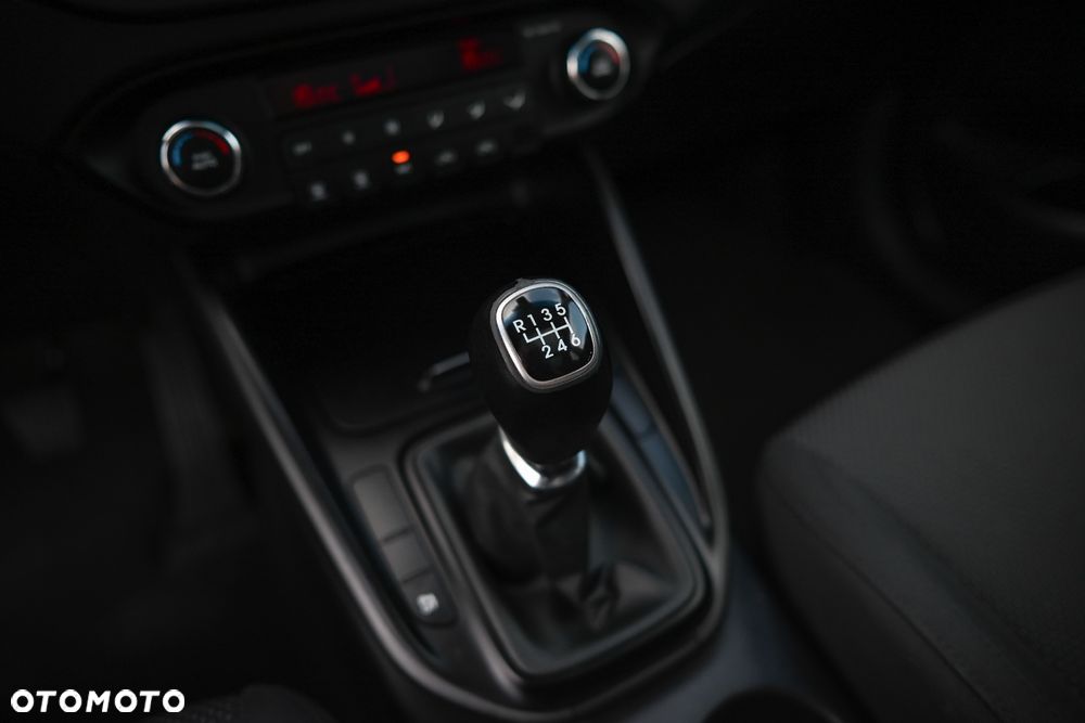 Kia Carens 1.7 CRDi S 7os - 20