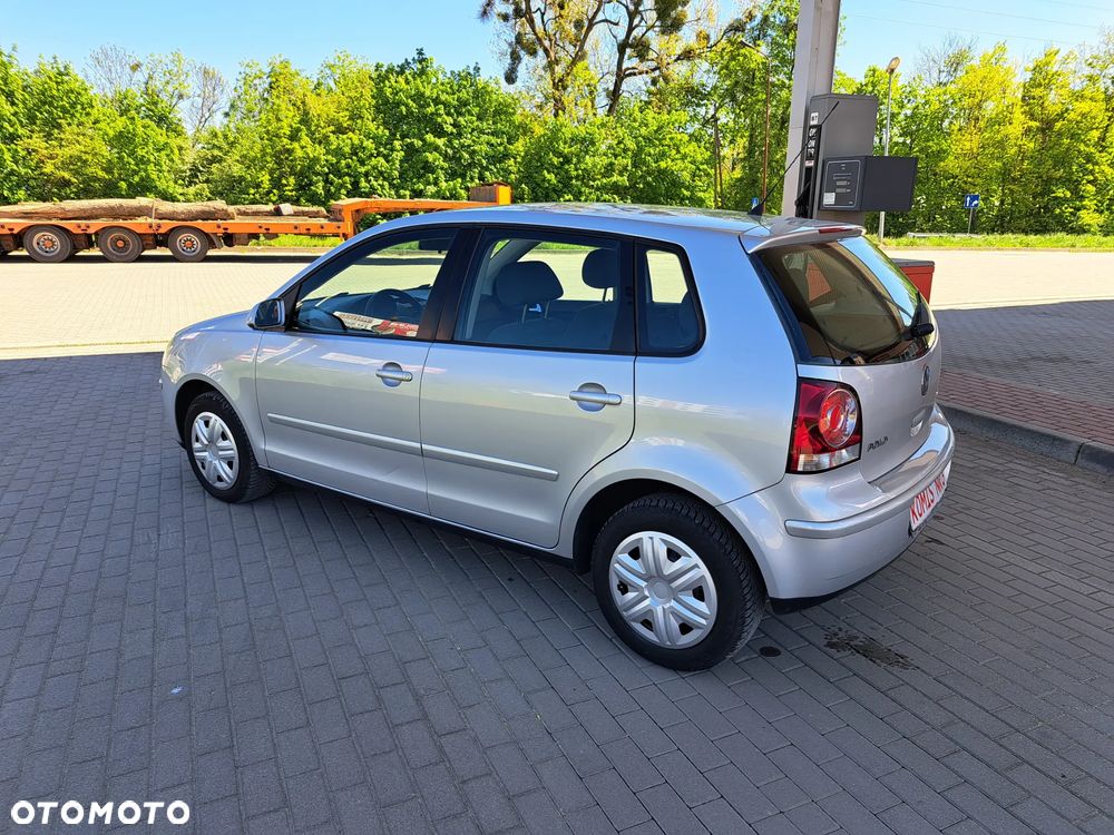 Volkswagen Polo - 8
