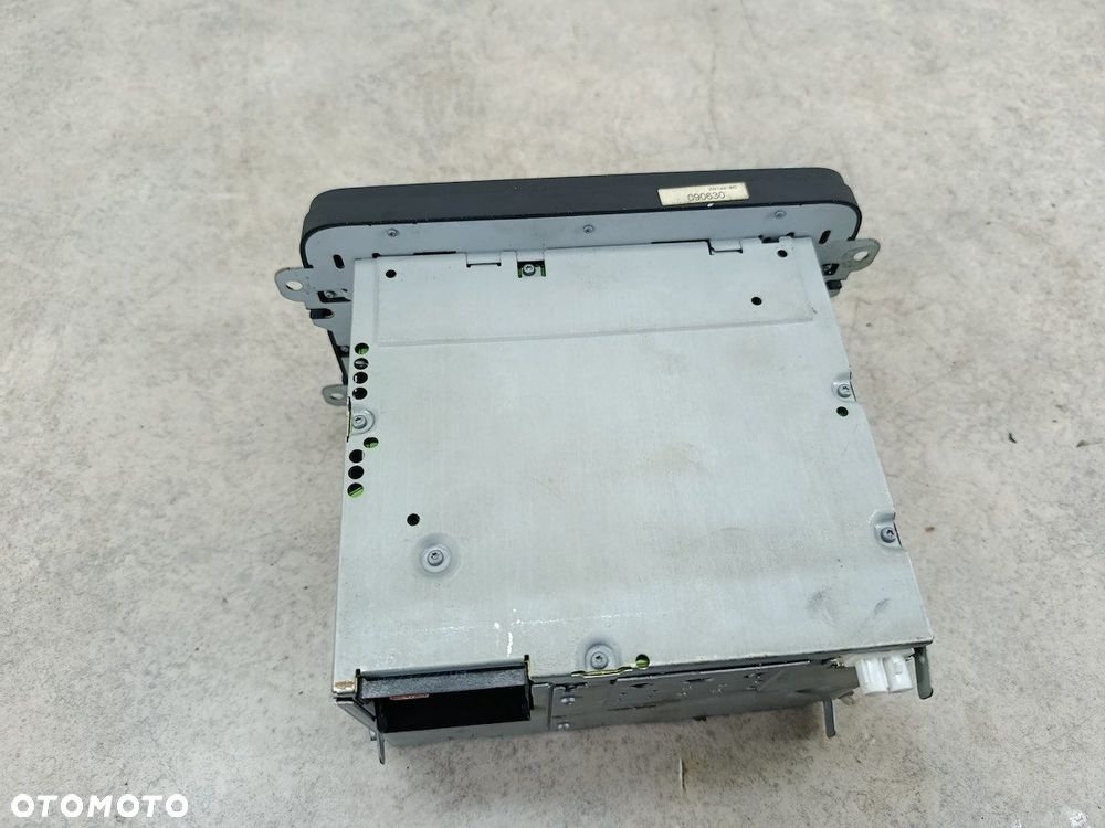 RADIO FABRYCZNE VW PASSAT B6 1K0035186AA  7647201360 BLAUPUNKT - 9