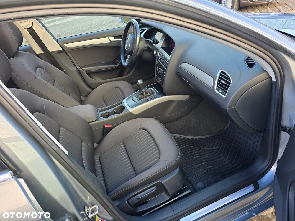 Audi A4 Avant 2.0 TDI DPF Ambiente - 12