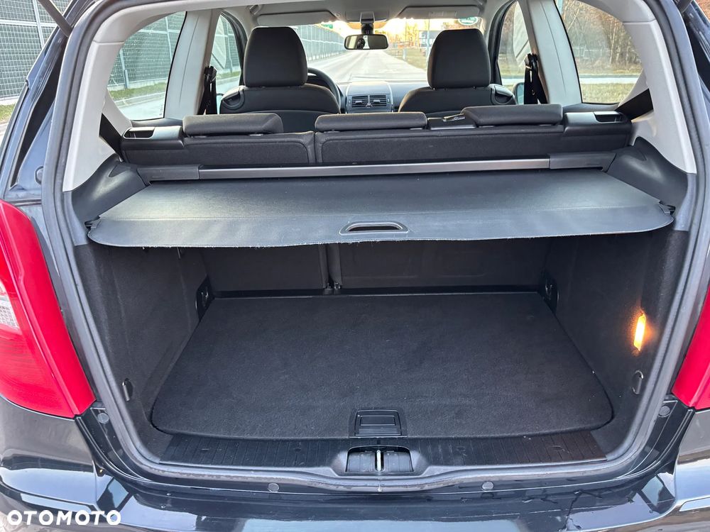 Mercedes-Benz Klasa A 160 BlueEFFICIENCY Elegance Special Edition - 9