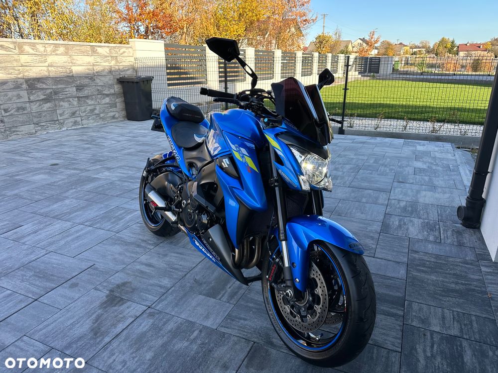 Suzuki GSX 1000 - 15