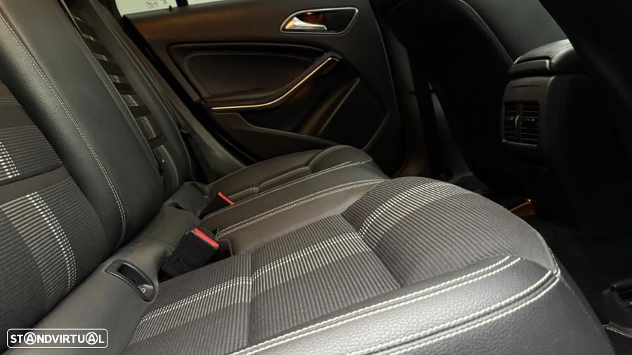 Mercedes-Benz CLA 200 d 7G-DCT UrbanStyle Edition - 31