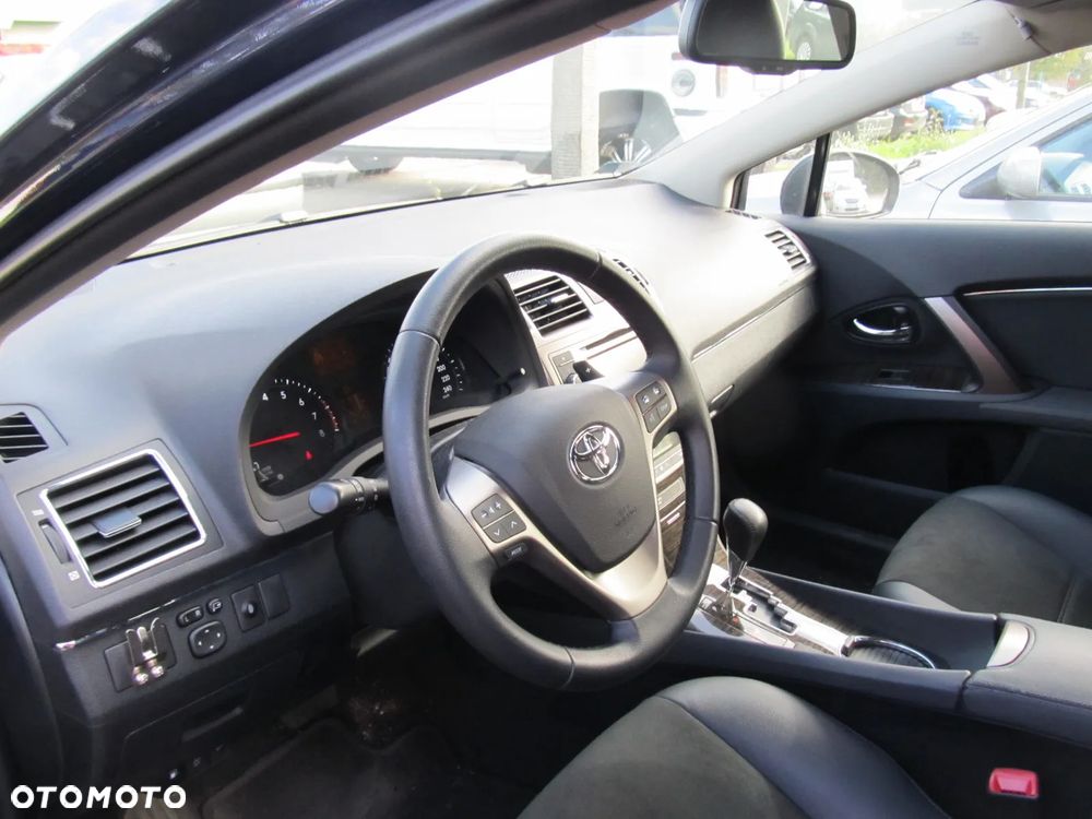 Toyota Avensis 1.8 Sol plus NAVI MS - 3