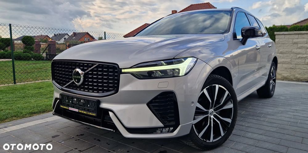 Volvo XC 60 B4 D Plus Dark - 29