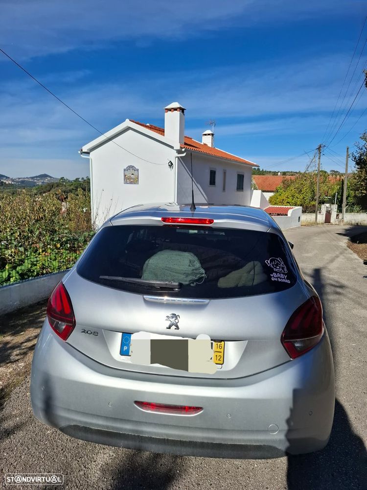 Peugeot 208 1.6 BlueHDi Style - 4