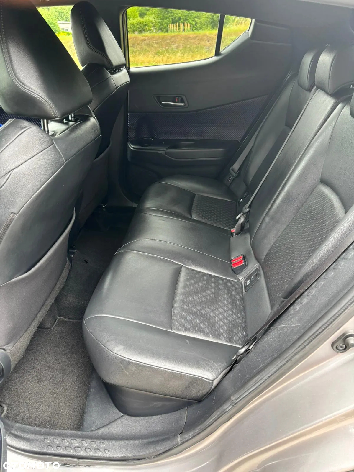 Toyota C-HR 1.8 Hybrid GPF Executive - 39