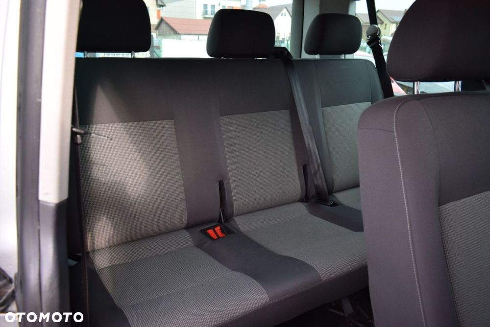 Volkswagen Caravelle - 19