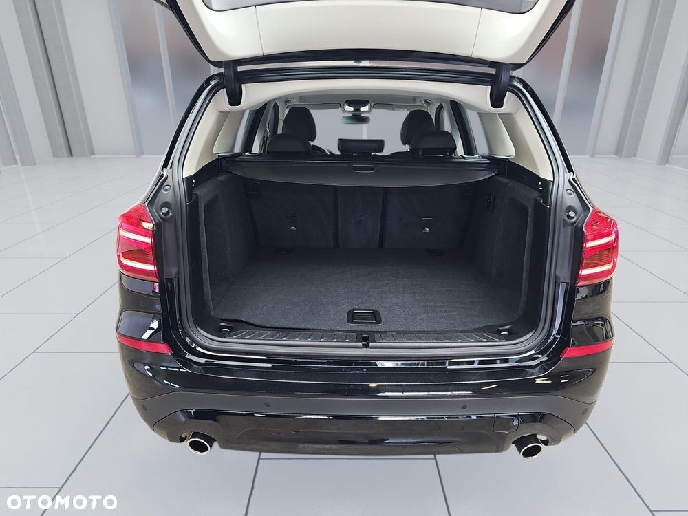 BMW X3 sDrive18d - 21