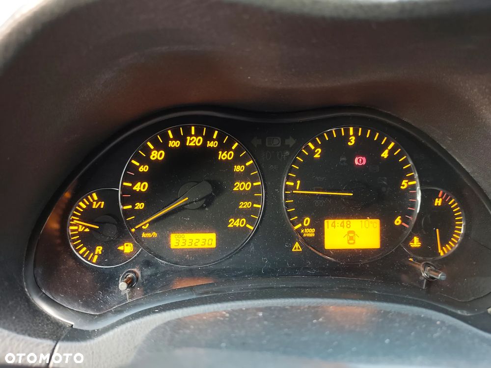 Toyota Avensis 2.0 D-4D - 9