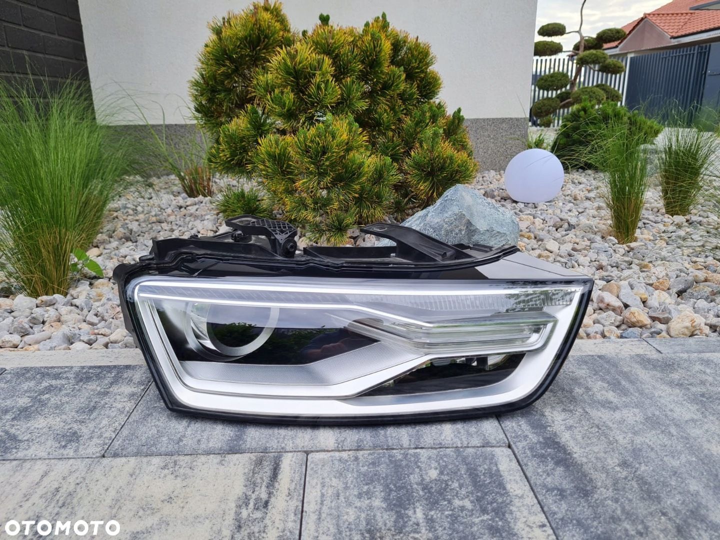 AUDI Q3 8U0 LIFT Lampa prawa przód Bi Xenon Led 8U0941044C - 1