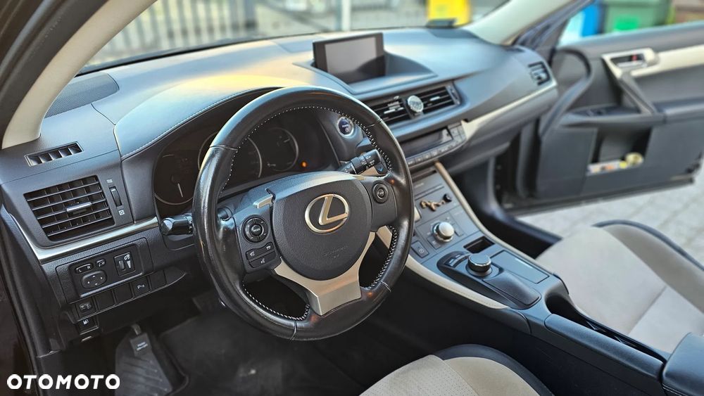 Lexus CT - 19