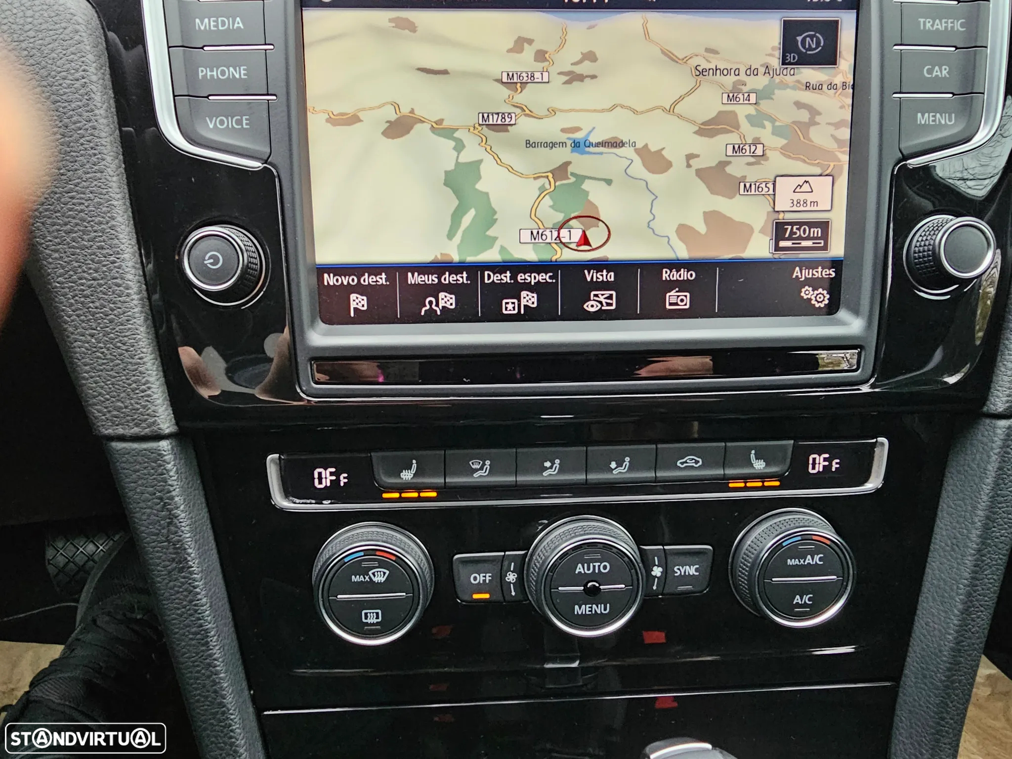 VW Golf Variant 1.6 TDi Highline DSG - 19