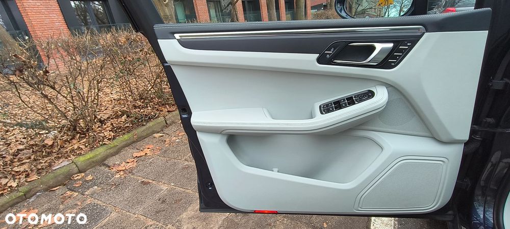 Porsche Macan T - 21