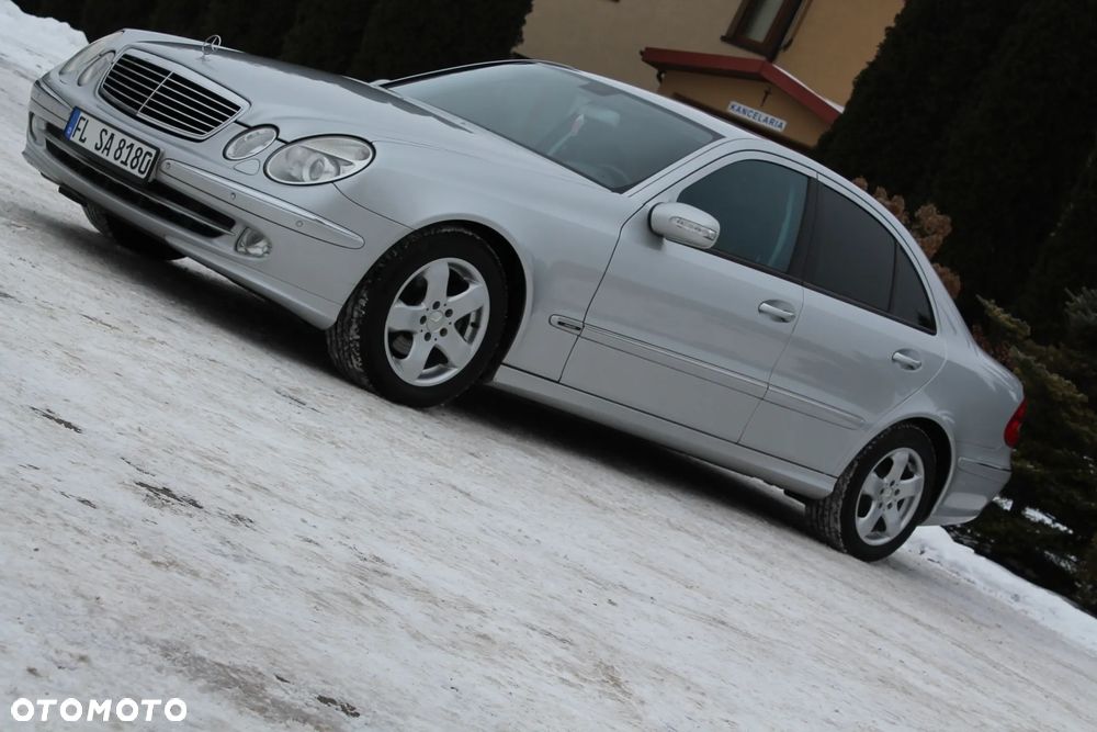 Mercedes-Benz Klasa E 240 4Matic Avantgarde - 8