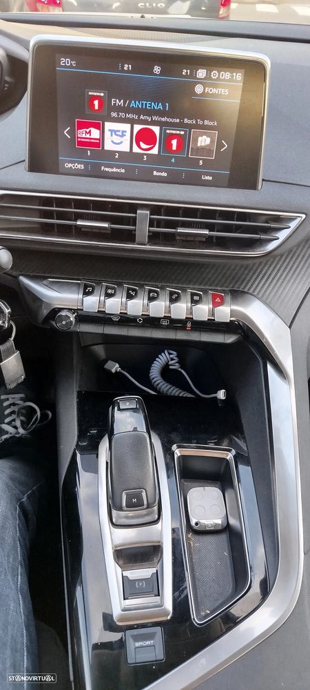 Peugeot 3008 2019 photo 3