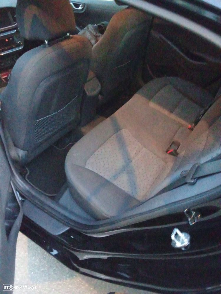 Hyundai Ioniq Premium - 10