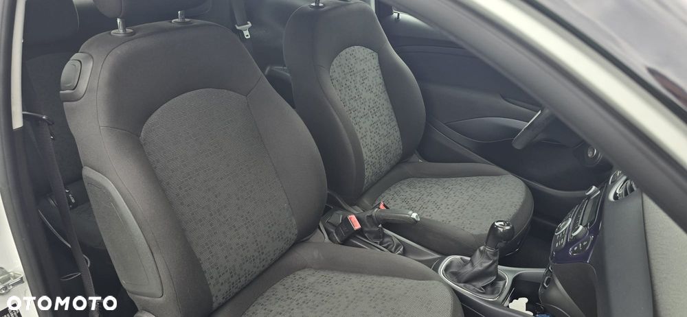 Opel Adam 1.2 - 15