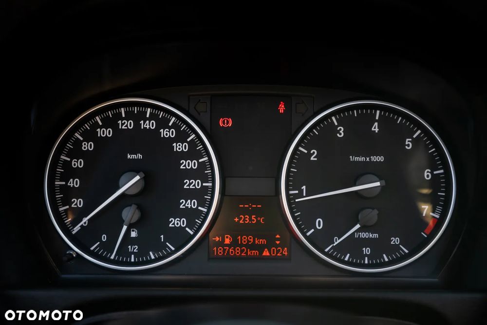 BMW Seria 3 320i Edition Exclusive - 29