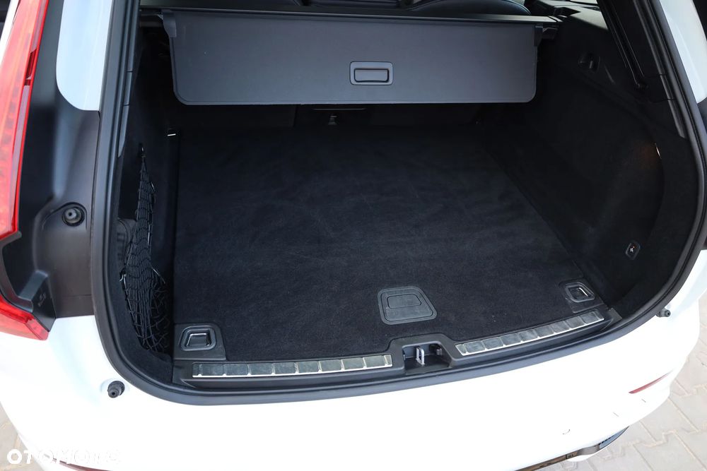 Volvo XC 60 T6 AWD Recharge Geartronic RDesign - 32