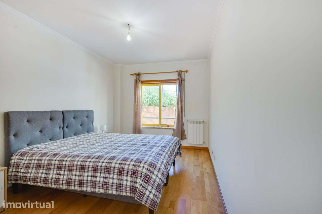 Apartamento T2 com Varanda em Loures - Oportunidade Única! - Grande imagem: 3/23