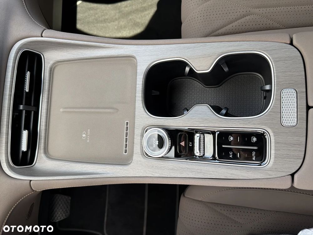 Chery Tiggo 8 1.5 T-GDI Super Hybrid Prestige DCT - 23