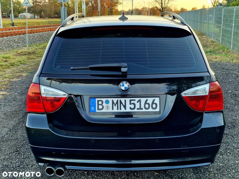 BMW Seria 3 330xi Touring - 5