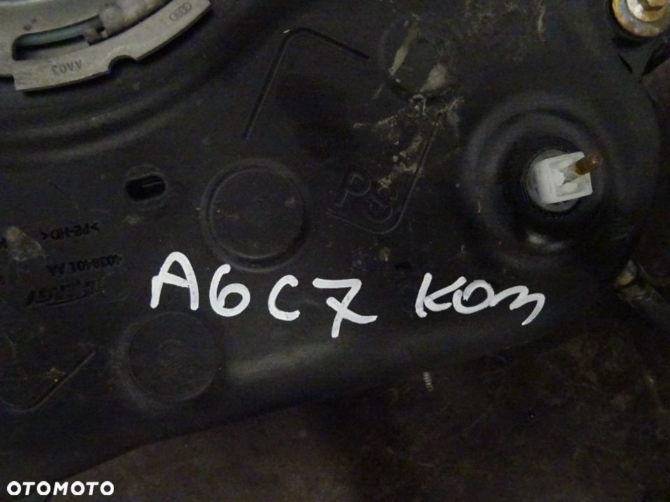 AUDI A6 C7 LIFT 14-18 3.0 TDI ZBIORNIK ADBLUE POMPA POMPKA - 2