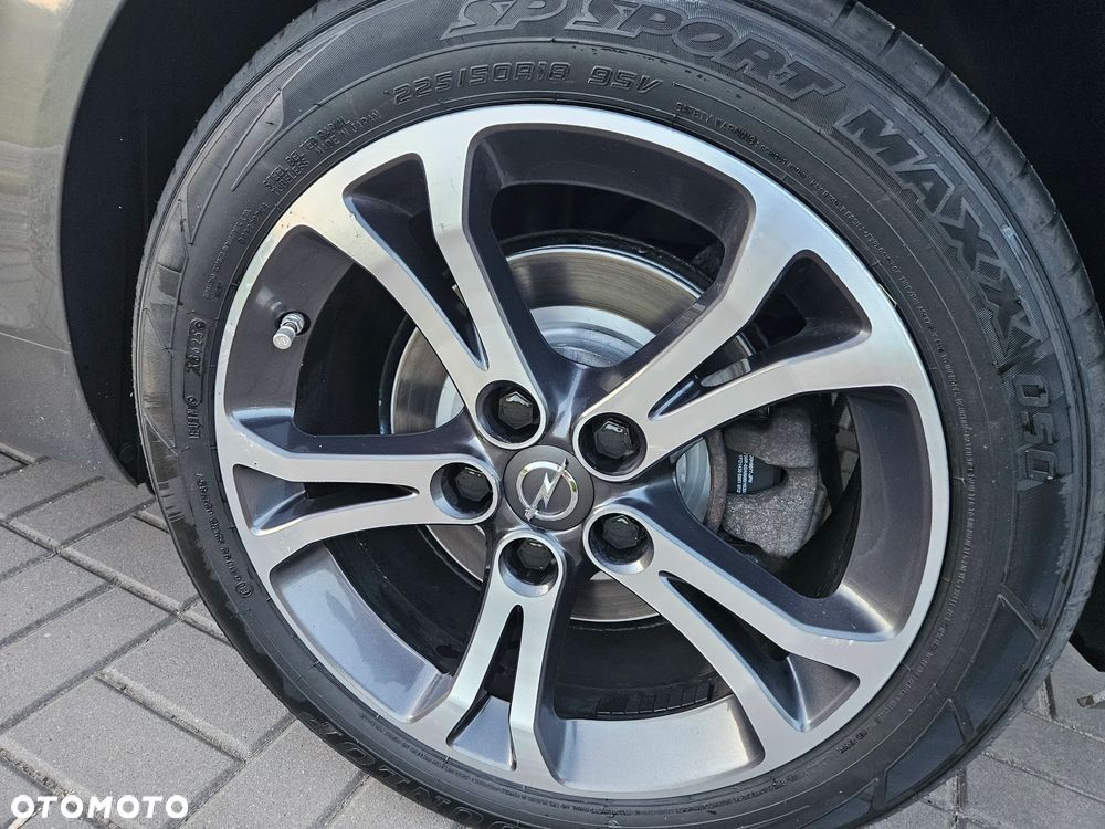 Opel Insignia 2.0 T Cosmo 4x4 EU6 - 11