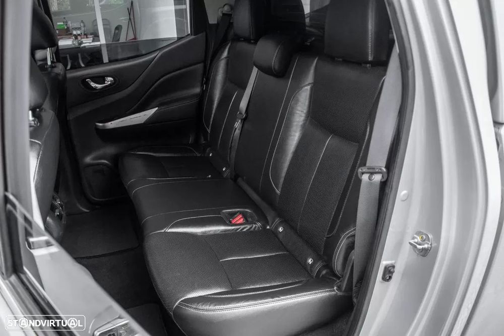 Nissan Navara 2.3 dCi CD 4WD Tekna Auto - 32