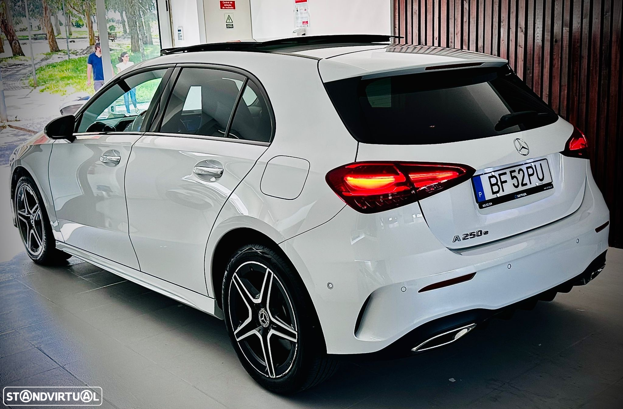 Mercedes-Benz A 250 e AMG Line - 4