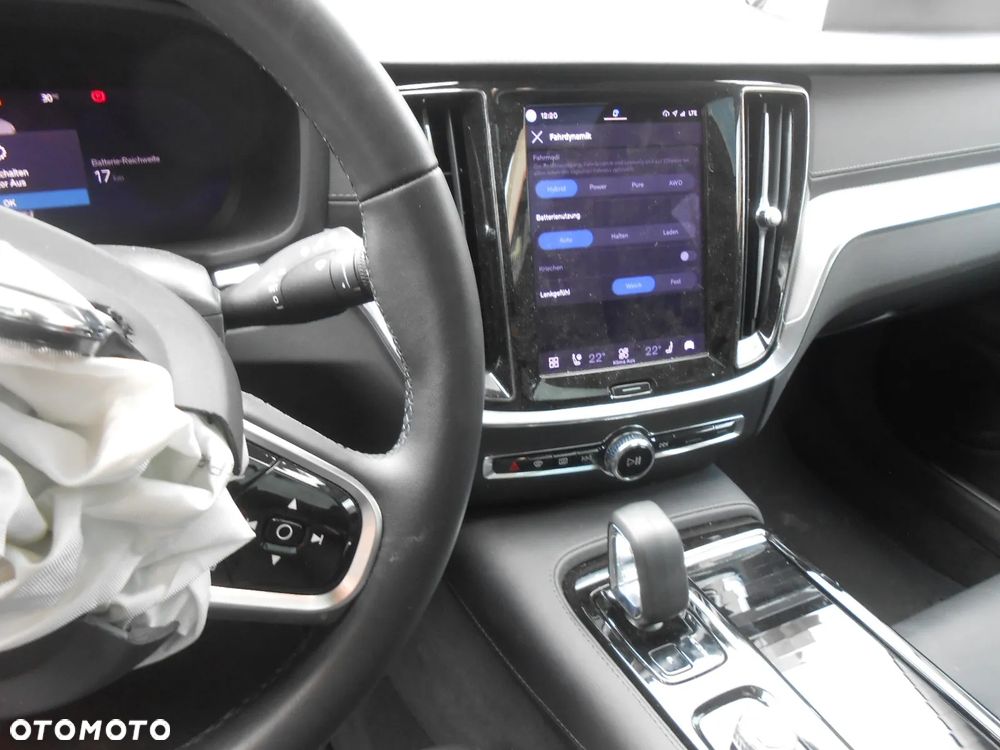Volvo V60 T8 AWD Ultra Dark - 16