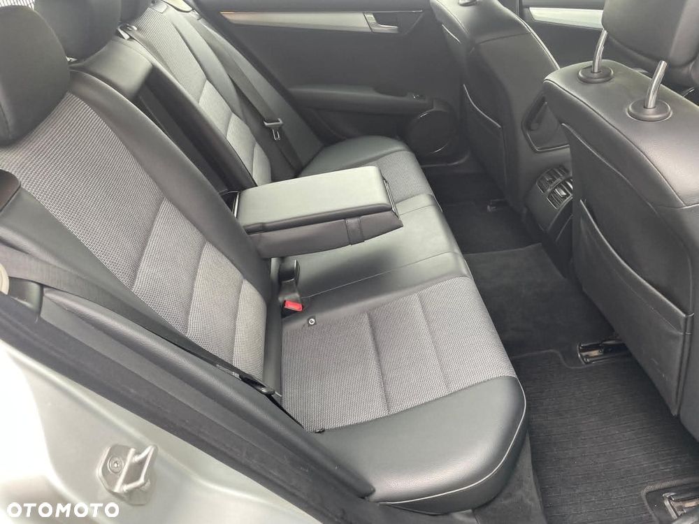 Mercedes-Benz Klasa C 320 CDI 7G-TRONIC Avantgarde - 34