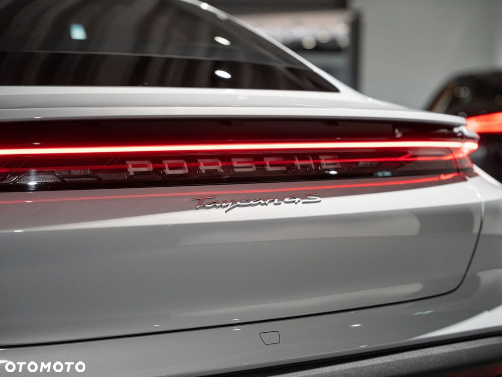 Porsche Taycan - 20