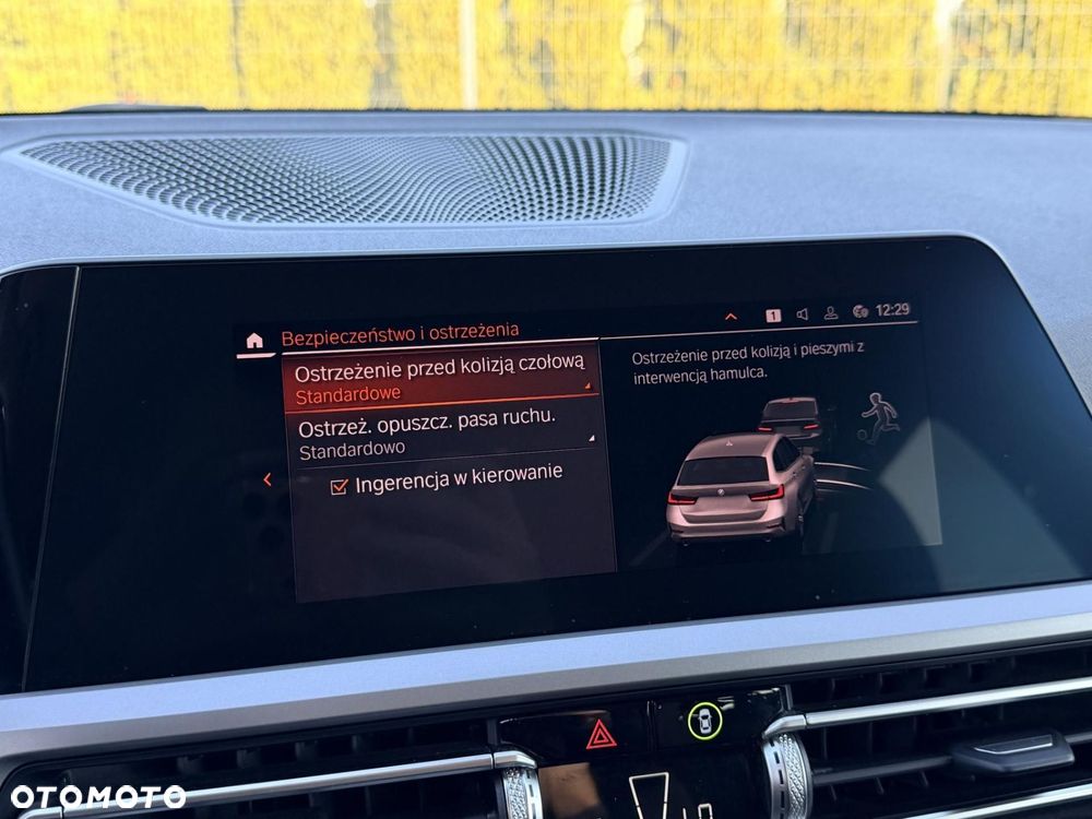 BMW Seria 3 320d xDrive - 29