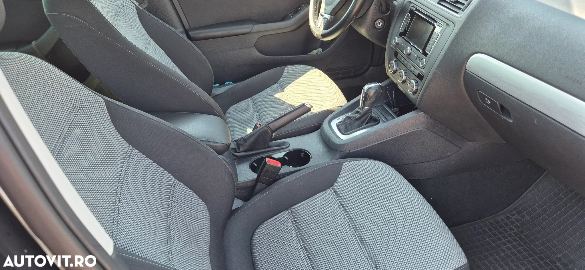 Volkswagen Jetta 1.4 Hybrid DSG Comfortline - 13