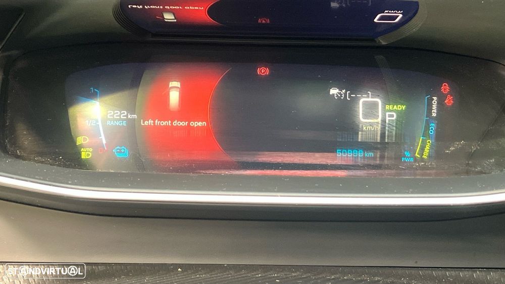 Peugeot e-2008 50 kWh GT - 11
