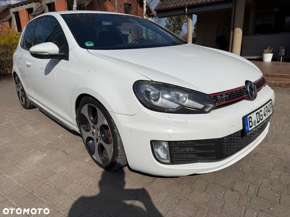 Volkswagen Golf 2.0 GTI adidas - 17
