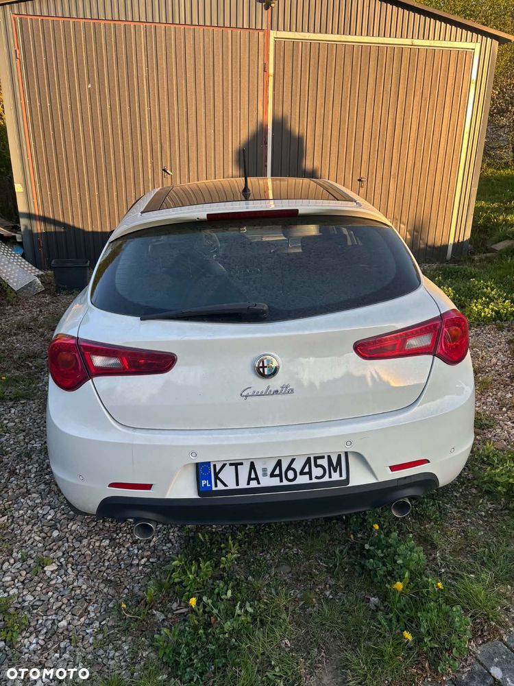 Alfa Romeo Giulietta 2011 photo 2