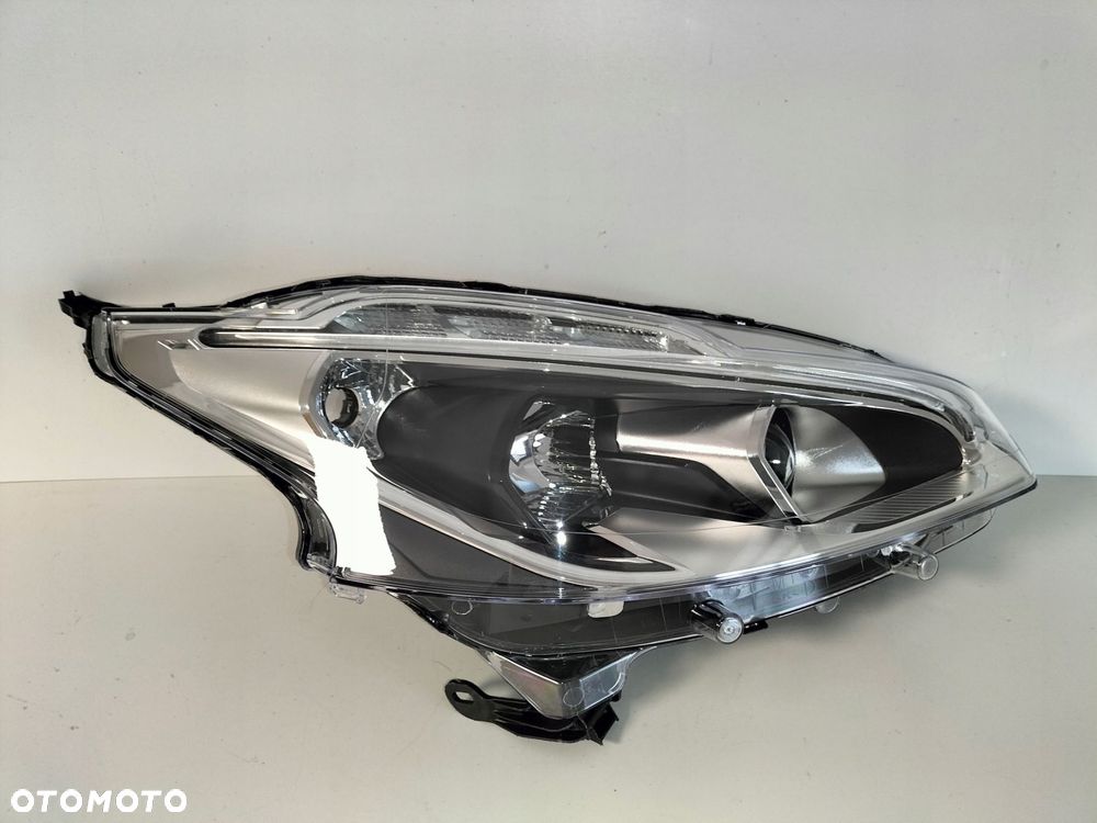 lampa przednia reflektor prawa peugeot 208 lift 15-19 - 1