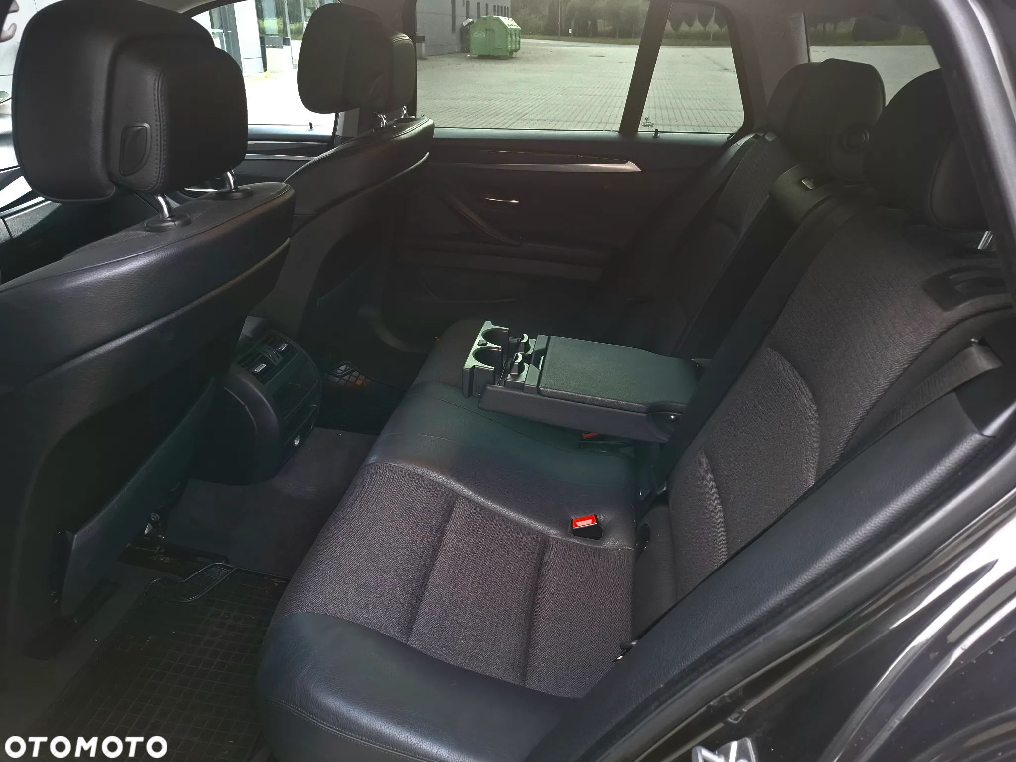 BMW Seria 5 525d - 26