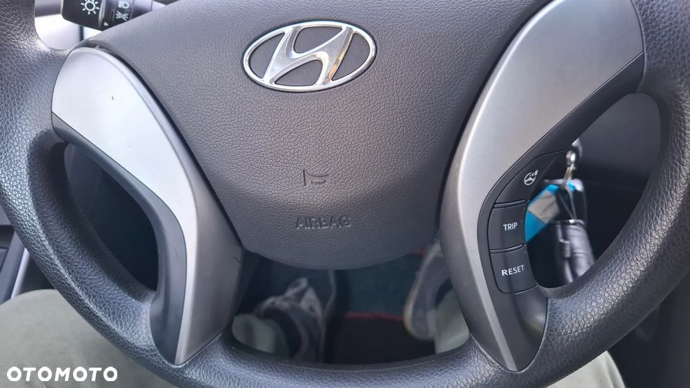 Hyundai i30 blue 1.6 CRDi Passion - 17